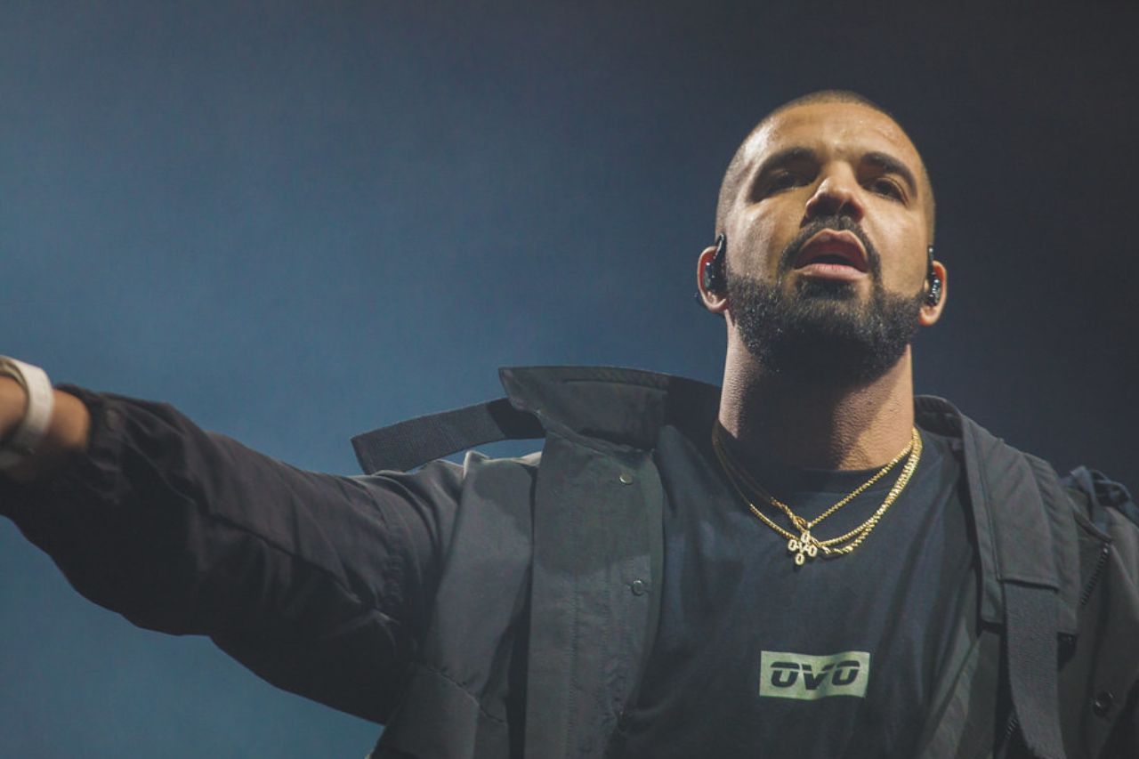 Drake Accuses Universal Music of Boosting Kendrick Lamar’s ‘Not Like Us’ with ‘Artificial Hype
