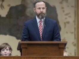Texas Appoints a Powerful New House Speaker, Shaking Up the GOP's Hard-Right Grip