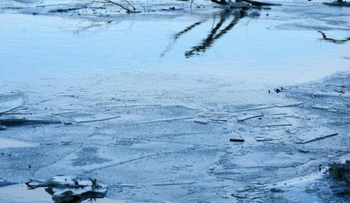 Winter Chaos: 100 Million at Risk as Ice & Snow Hit 22 States!
