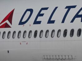 Close Call! Delta Plane’s Wing Strikes Runway at LaGuardia Airport